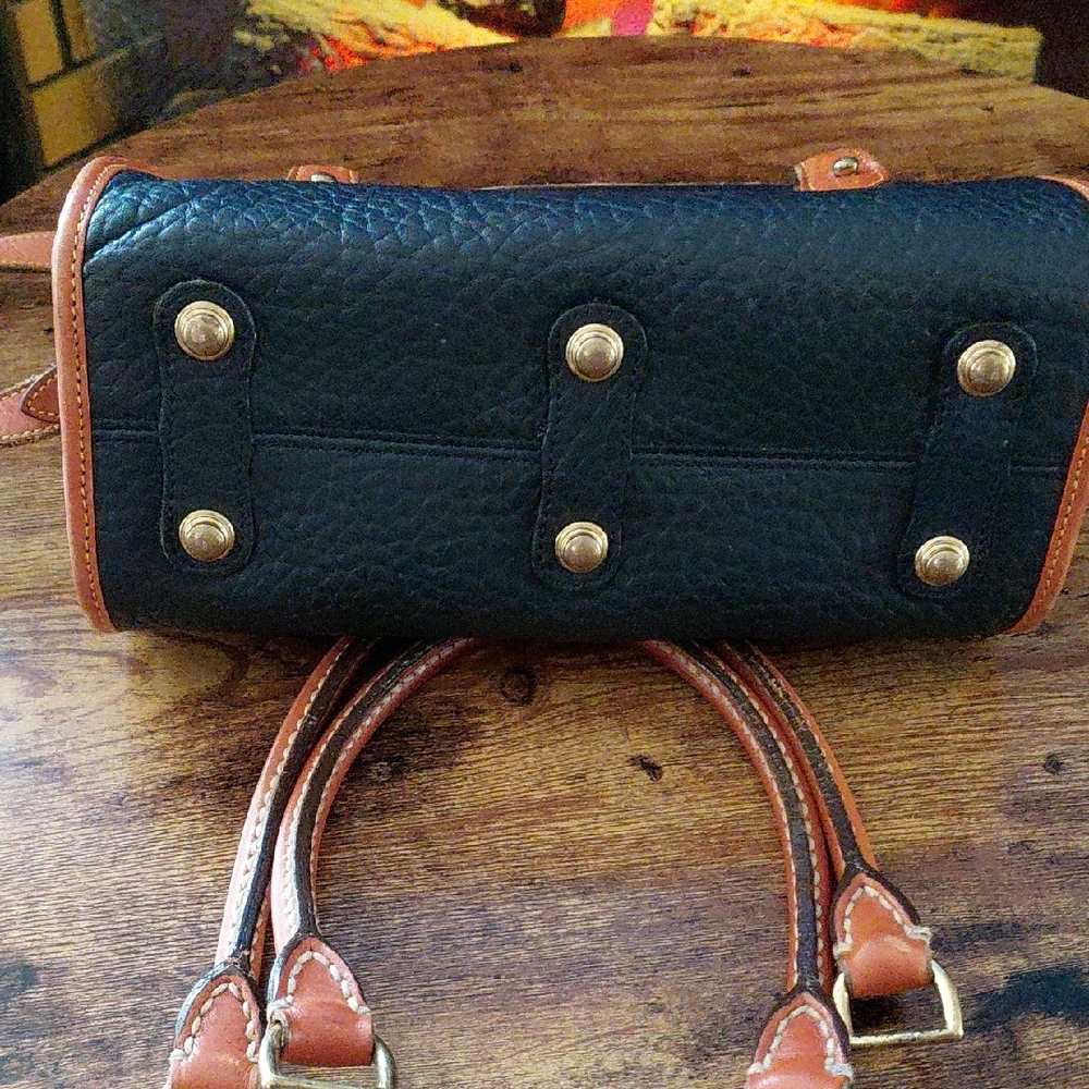 DOONEY AND BOURKE Chic Black and Tan Crossbody Bag - Picture 7 of 11